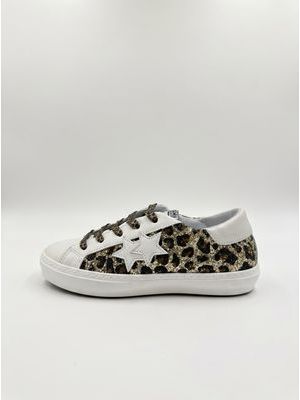 1. Handcrafted sneakers with side logo Gold-Brown