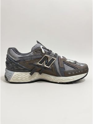 2. Sneakers logate Grigio-Marrone