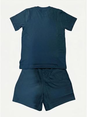 2. Solid color suit Green