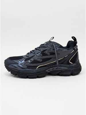 1. Sneakers Nero