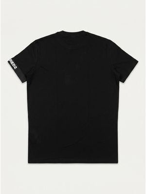 2. Plain T-shirt Black