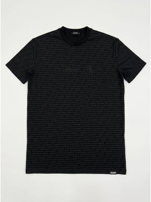 1. T-shirt logata Nero