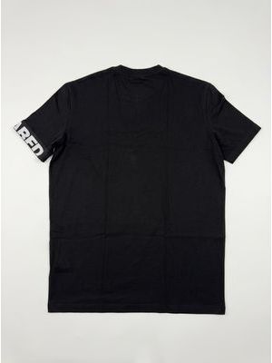 2. Solid color T-shirt Black