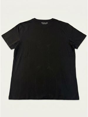 2. Plain T-shirt with logo Black