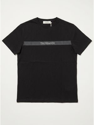 1. Plain T-shirt with logo Black