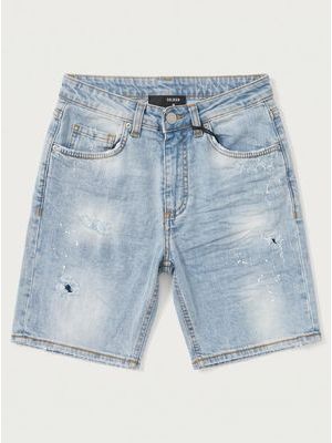 1. Bermuda con strappi Jeans