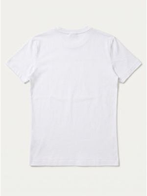 2. Solid color T-shirt White