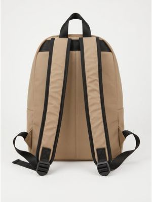 2. Logo backpack Sand