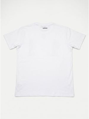 2. Logo T-shirt White