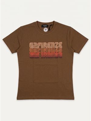 1. T-shirt logata Marrone