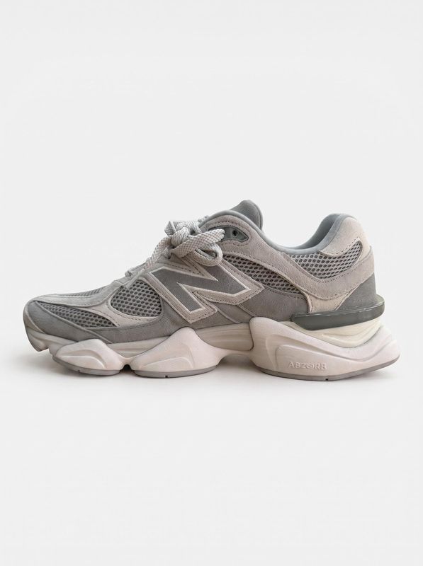 1. Sneakers logata Grigio Chiaro New Balance u9060erd