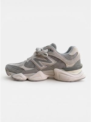 1. Sneakers logata Grigio Chiaro