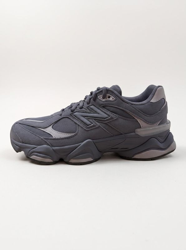 1. Sneakers logata Grigio New Balance g90603km