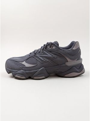 1. Sneakers logata Grigio