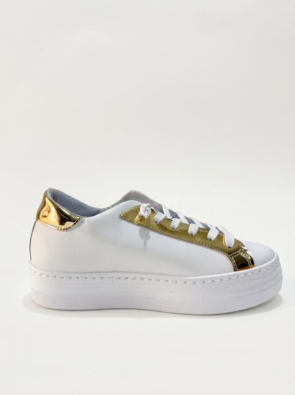 2. Handcrafted sneakers with side logo White-Gold 2Star 2sb3453
