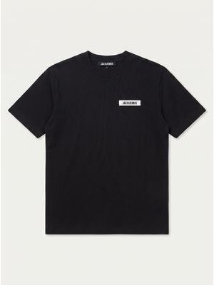 1. Solid color T-shirt Black