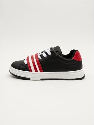 1. Sneakers logate Nero