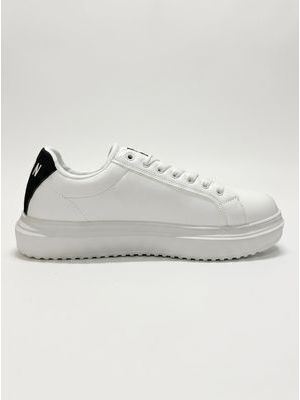 2. Sneakers logate Bianco