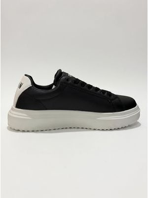 2. Sneakers logate Nero