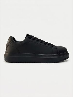 2. Sneakers logate Nero