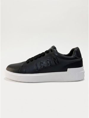 1. Sneakers logate Nero