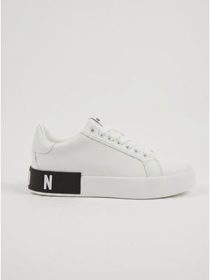 2. Sneakers logata Bianco