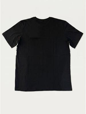 2. Plain T-shirt with logo band Black