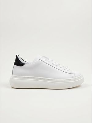 2. Sneakers logate Bianco