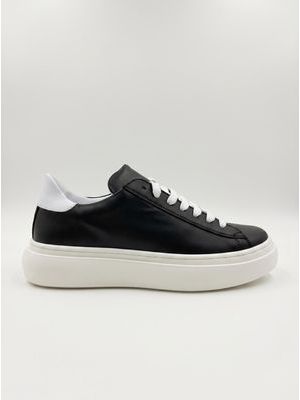 2. Sneakers logate Nero