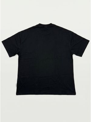 2. Solid color T-shirt Black