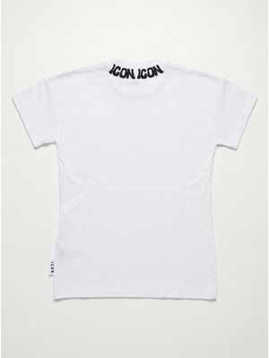 2. Solid color T-shirt White