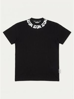1. Solid color T-shirt Black