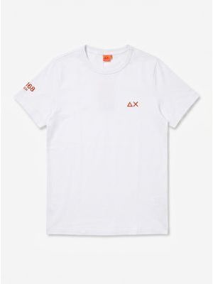 1. Logo T-shirt White